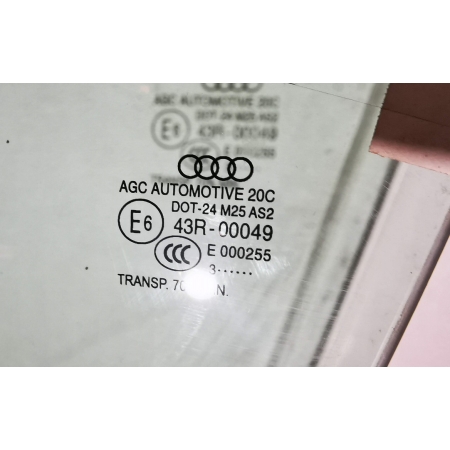 SZYBA DRZWI BOCZNA LEWY PRZÓD AUDI A3 8V