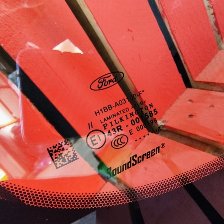 FORD FIESTA MK8 szyba przednia oryginal sensor ,kamera,grzana