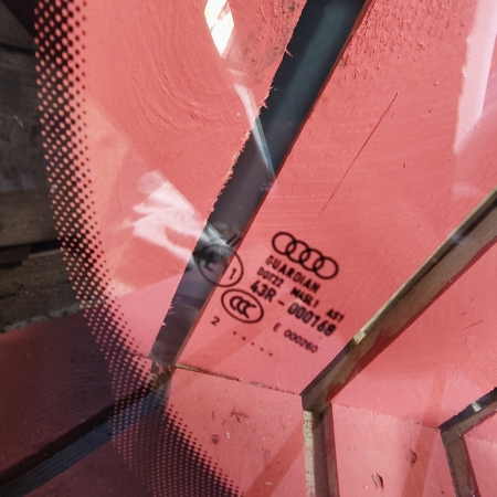 Szyba czołowa przednia AUDI A1 ORYGINAL Uzywana